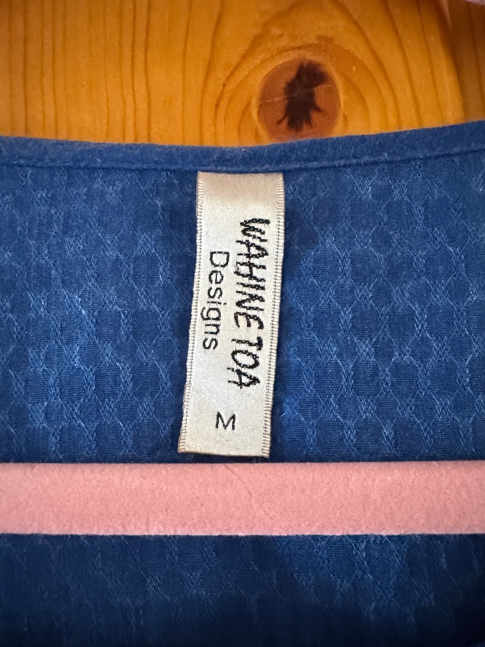 Gently Used Wahine Toa Relaxed Royal Blue  Floral Print Tunic Top - Picture 3 of 5